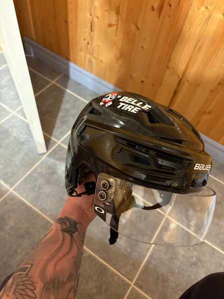 Medium Bauer Re-Akt 150 Chicago BlackHawks Helmet Pro Stock With Visor