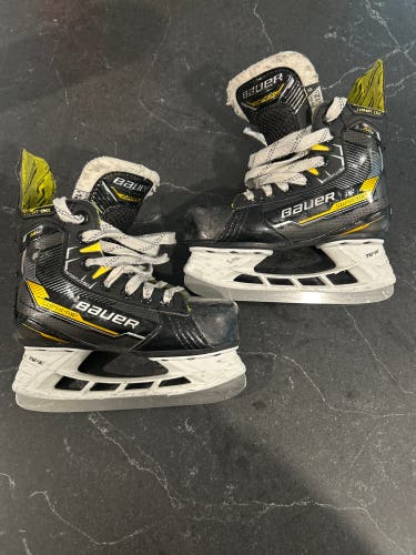 2022 Bauer Supreme M4 Hockey Skates Regular Width 12.5 (Used)