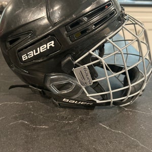 Small Bauer Re-Akt 75 Helmet (Used)