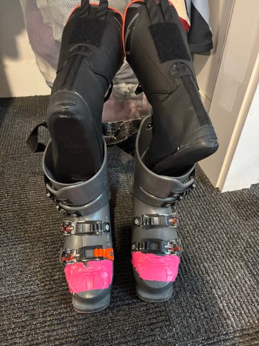 Mondo 22 & 22.5 Unisex Rossignol Hero World Cup ZA Racing Ski Boots Stiff Flex (Used)