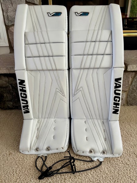 30" Vaughn V9 Goalie Leg Pads (Used)
