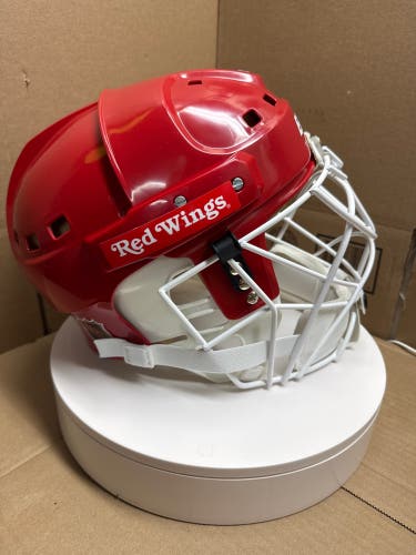 VINTAGE RED WINGS CHRIS OSGOOD COOPER SK2000 LARGE HOCKEY HELMET *** LAST ONE ***