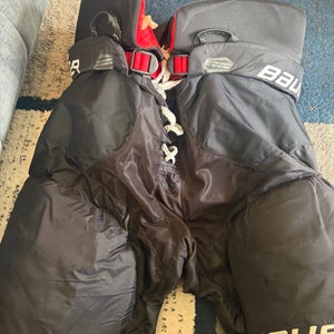 Men's Senior XL Bauer Hockey Pants (Used)