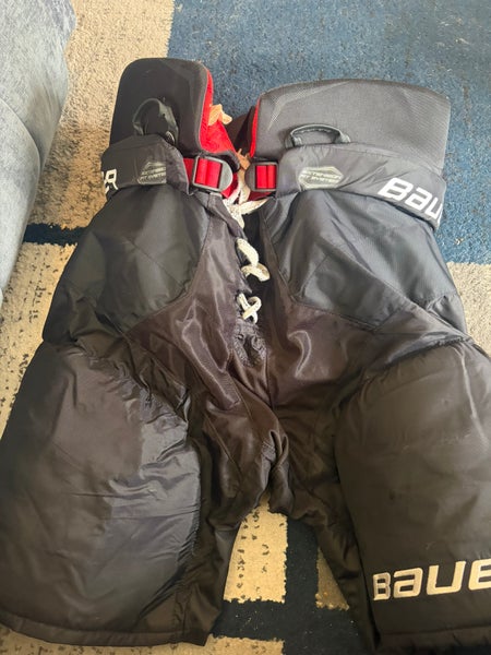 Men's Senior XL Bauer Hockey Pants (Used)