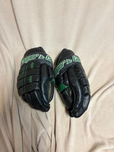 Cooper Senior Large hockey Gloves (Used)