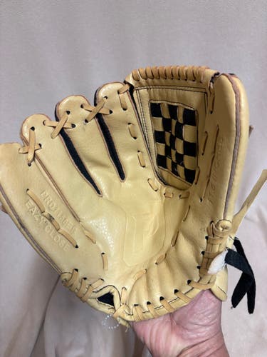 RH Primed Baseball Glove 11.5" (Used)