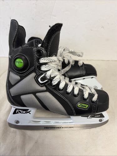 Junior Size 4.5 Reebok 5K Pump Ice Hockey Skates.