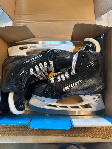 2024 Bauer Supreme Matrix Hockey Skates 8 Fit 2 (New)