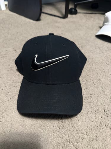 Black Adult Unisex Medium/Large Nike Hat (Used)
