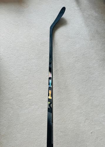 Senior CCM Ribcor Trigger 10 Pro Right Handed Hockey Stick P28 75 Flex (New)