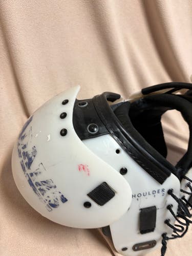 XS Youth Adams Shoulder Pads (Used)