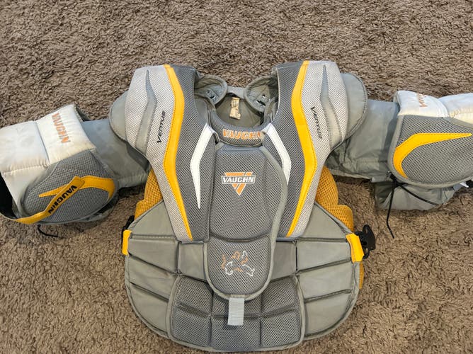 Small / Medium Vaughn Ventus LT98 Goalie Chest Protector (Used)