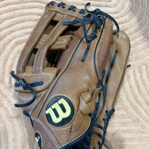 Brown Wilson A950 RH Baseball Glove 14" (Used)