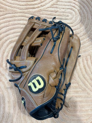 Brown Wilson A950 RH Baseball Glove 14" (Used)