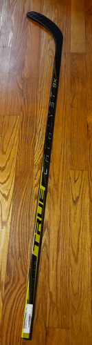 Senior True Catalyst 9x Right Handed Hockey Stick MC 85 Flex (New)