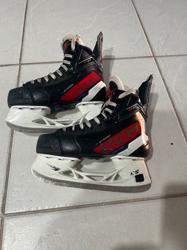 2023 CCM JetSpeed FT670 Hockey Skates Regular Width Size 3 (Used)