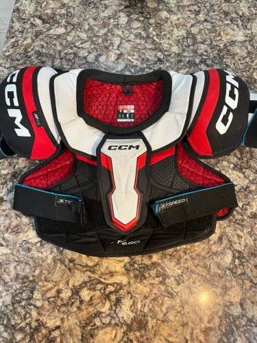 Men's Small Senior CCM JetSpeed FT680 Shoulder Pads (Used)