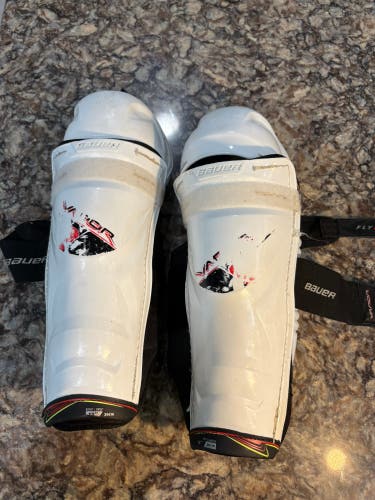 Junior Bauer Vapor Flypro 12" Shin Pads (Used)