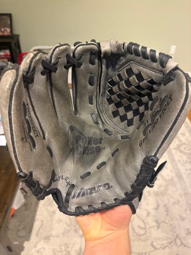 Mizuno Youth Prospect LH Baseball Glove 11" (Used)