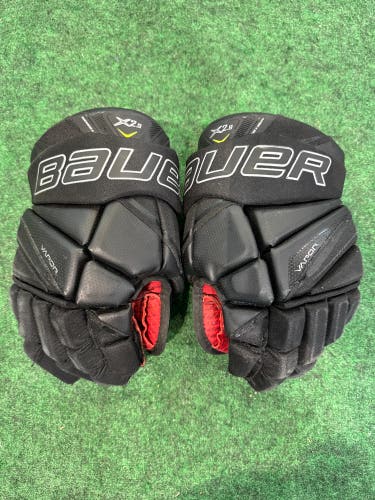 Black Senior Bauer Vapor X2.9 Gloves 13" (Used)