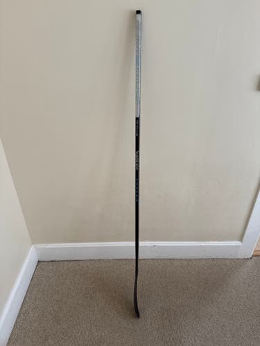 Senior Bauer Team Nexus Right Handed Hockey Stick P28 65 Flex (New)