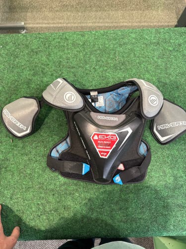 Maverik Charger Shoulder Pads (Used) | Youth Large