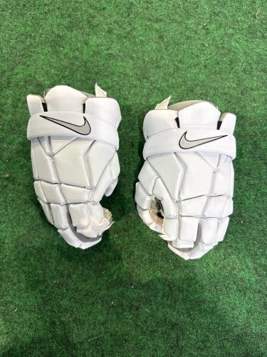 White Nike Vapor Lacrosse Gloves (Used) | Medium
