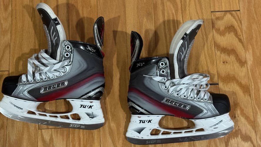 Bauer Vapor X7.0 Hockey Skates Regular Width 6D (Used)