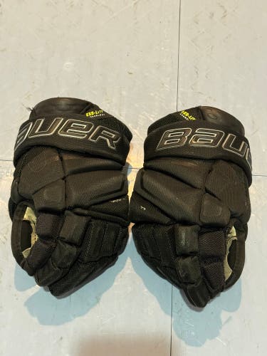 Bauer Vapor Hyperlite Gloves 10" (Used)