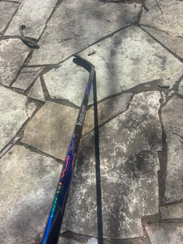 Senior Bauer Vapor Flylite Right Handed Hockey Stick P28 70 Flex (Used)
