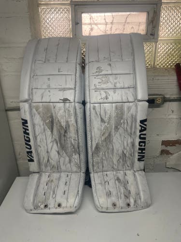 37" Vaughn VE8 Goalie Leg Pads Pro Stock