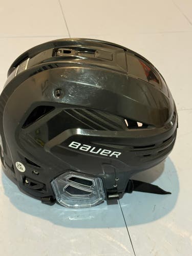 Small Bauer Re-Akt 85 Helmet (Used)