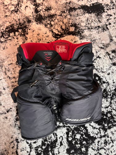 Men's Junior XL Bauer Vapor X800 Lite Hockey Pants (Used)