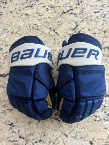 Bauer Vapor Hyperlite Gloves 15" Pro Stock Toronto Maple Leafs