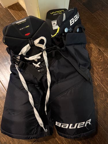Black junior small Unisex Bauer (Used)