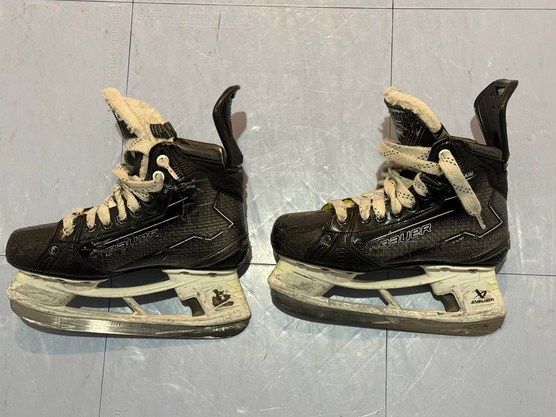 2024 Bauer Supreme M50 Pro Hockey Skates Size 3.5 (Used)