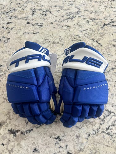 True Catalyst 9x Pro Gloves 13" Pro Stock Mitch Marner Toronto Maple Leafs
