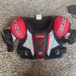 Medium Junior CCM U+ Shoulder Pads (Used)