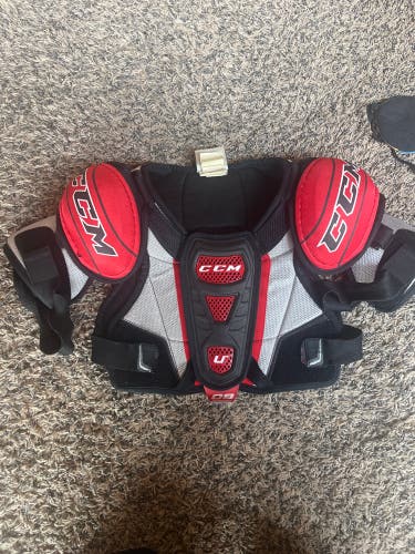 Medium Junior CCM U+ Shoulder Pads (Used)