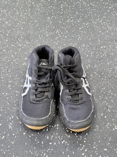Used Asics Wrestling Shoes Black Youth 12.5 11849-S000038786
