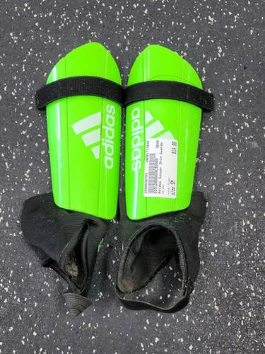 Used Adidas Soccer Shin Guards Junior Green SM 11849-S000038704