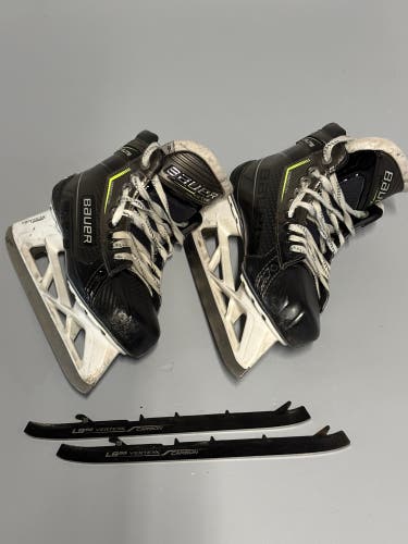 2024 Bauer Elite Hockey Goalie Skates Regular Width 6 (Used)