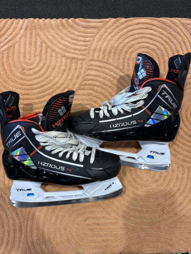 Senior True HZRDUS 7x Hockey Skates Regular Width 10 (Used)