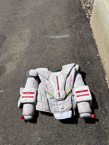 Large Bauer Vapor Hyperlite 2 Goalie Chest Protector (Used)