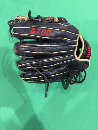 Wilson A700 RH Infield Baseball Glove | 11.5"