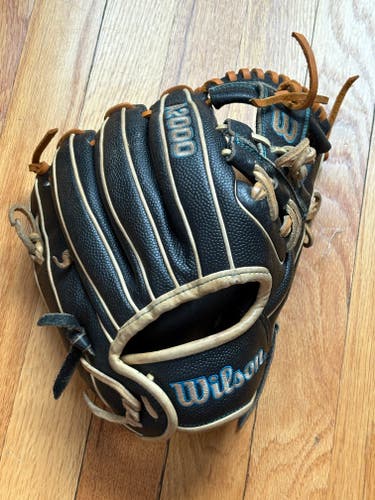 Wilson RH Infield A2000 Baseball Glove 11.5" (Used)