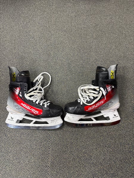 Red 2023 Bauer Vapor Hyperlite 2 Hockey Skates Regular Width 8 (New)