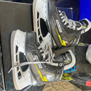 Black/Yellow 2022 Bauer Supreme M3 Hockey Skates Regular Width Size 5 (Used)