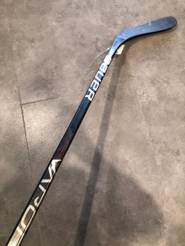 Youth Bauer Vapor Hyperlite Hockey Stick Right Handed P92 20 Flex (Used)