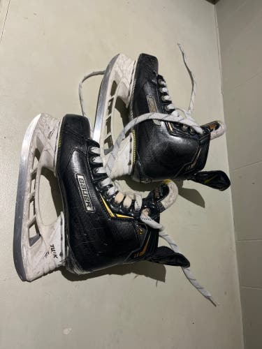 2018 Bauer Supreme 2S Hockey Skates Regular Width 5.5 (Used)